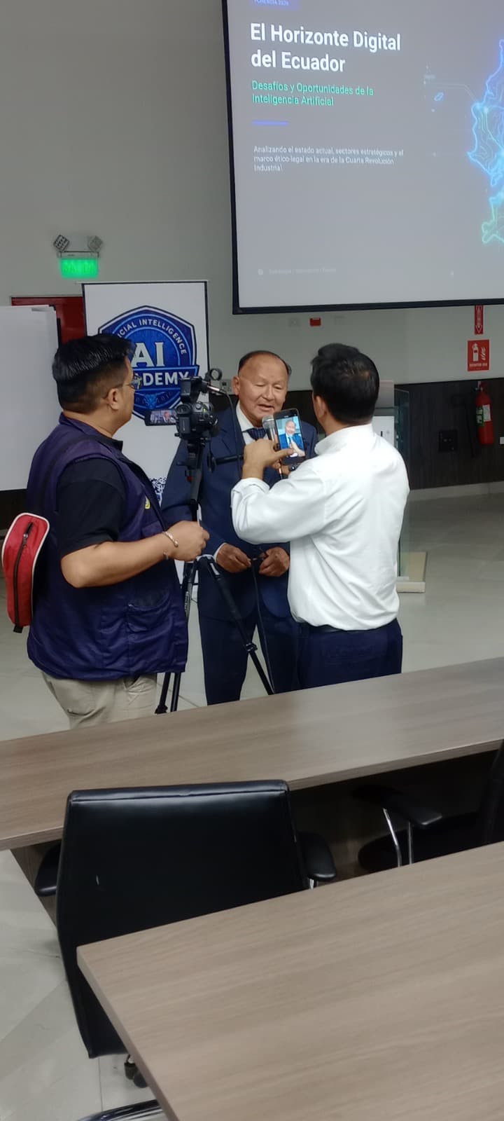 Entrevista en radio — Ámbito naval